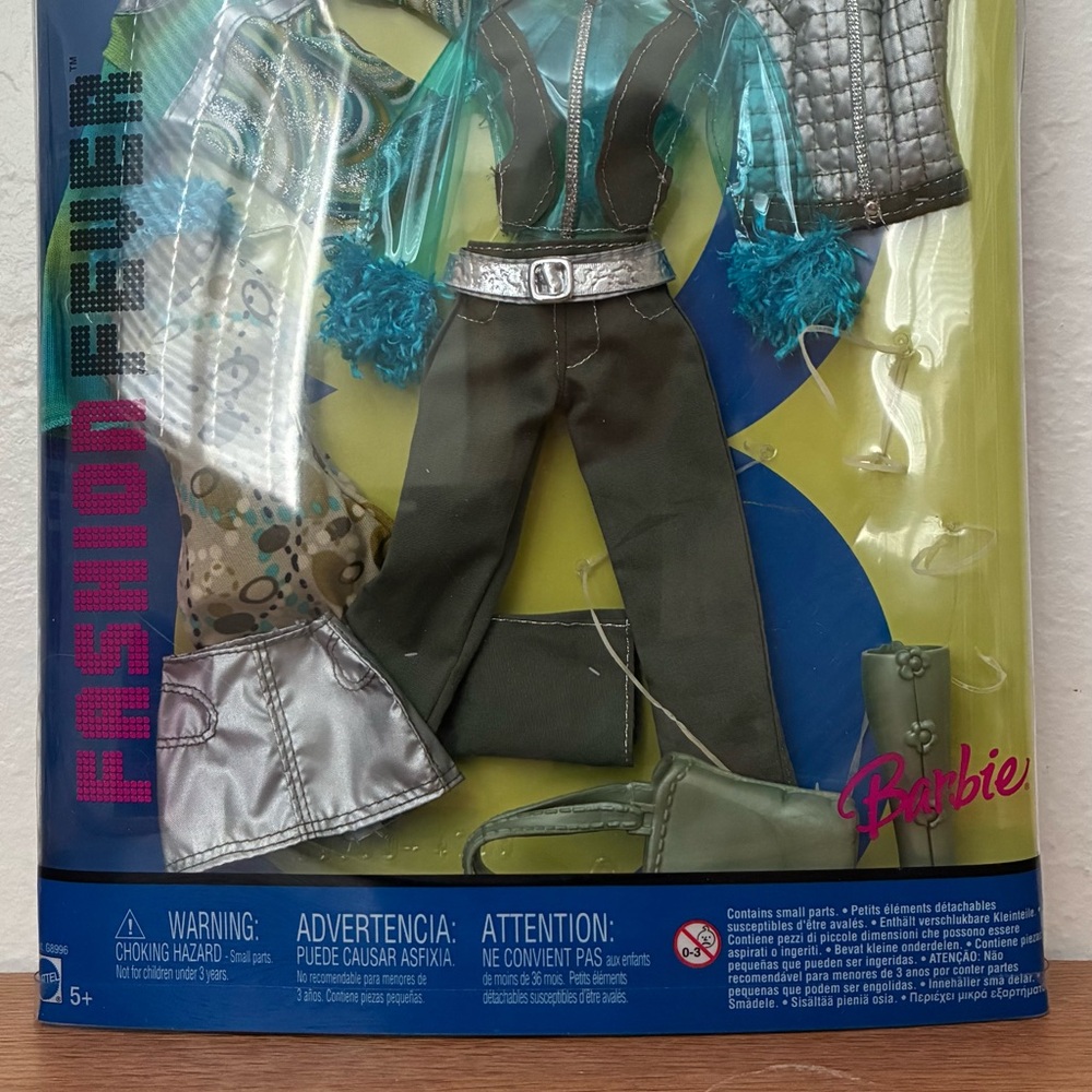 2005 Barbie Fashion Fever Fashion’s Pack G8996 NRFP - Picture 5 of 10